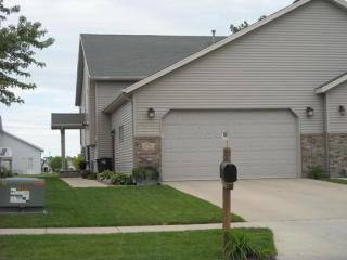 2716 Wheatland Dr, Fargo, ND 58103-7886