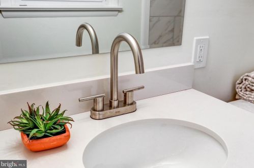 536 Friendship Ave, Lancaster PA  17601-4416 exterior