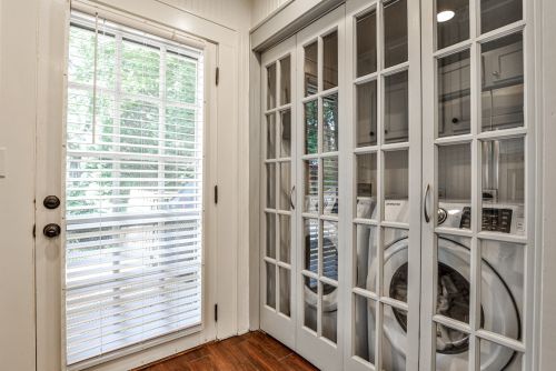 2424 Glenwood Dr, Atlanta GA  30305-4341 exterior