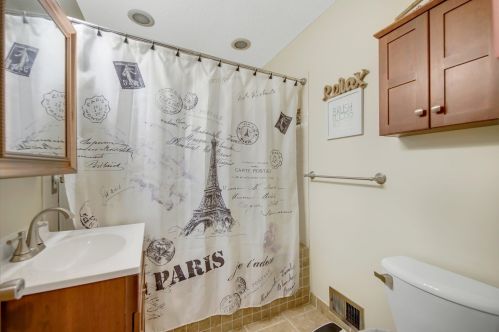 1132 Cook Ave, Saint Paul MN  55106-3325 exterior