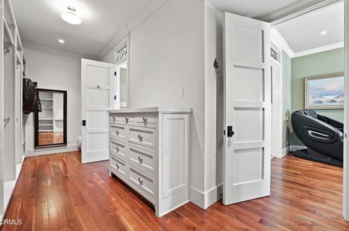 1746 Main St, Huntington Beach CA  92648-2723 exterior