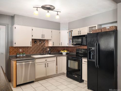 3372 Saratoga Ave, Englewood CO 80110-6204 exterior