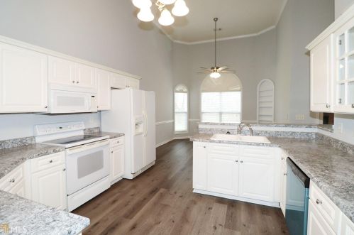 100 Elysee Ct, Lithonia, GA 31028-8542