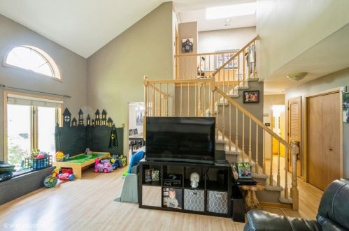 17603 Pheasant Dr, Tinley Park, IL 60487-5222