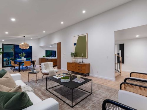 17252 Escalon Dr, Van Nuys CA  91436-4032 exterior