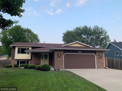 5918 Alameda St, Saint Paul, MN 55126-4651