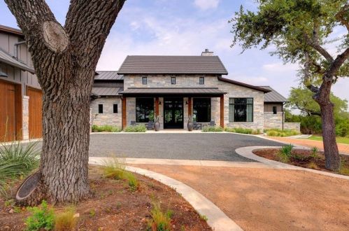 488 Dario Dr, Mount Sharp, TX