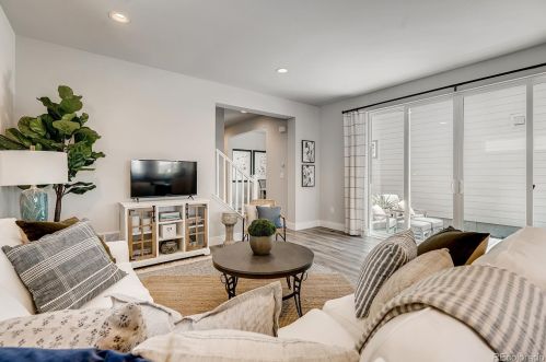 6043 Nepal St, Denver, CO 80019-3350