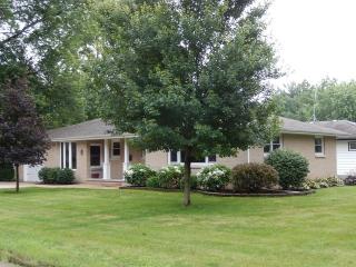 525 4th St, Momence, IL 60954-1313