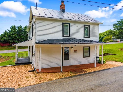 810 George St, Charles Town, WV 25414-3634