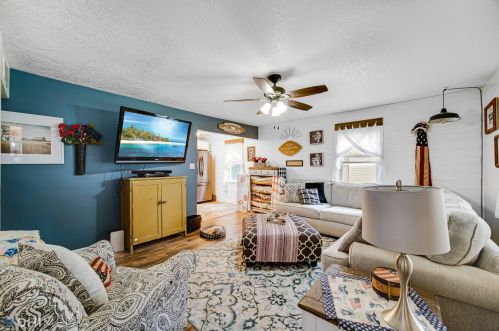218 Elm St, Momence, IL 60954-1138