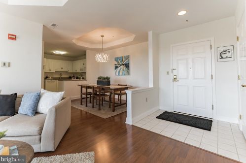 2439 Windrow Dr, Princeton, NJ 08540-5018