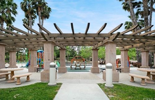 72 Salton, Irvine CA  92602-2425 exterior