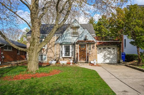 319 May Ave, Glendale Heights, IL 60137-5221