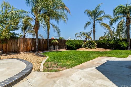 20520 Bloomfield Rd, Riverside CA  92508-2916 exterior