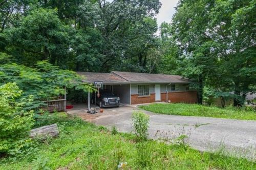 2200 Chestnut Cir, Lithia Springs, GA 30122-3529