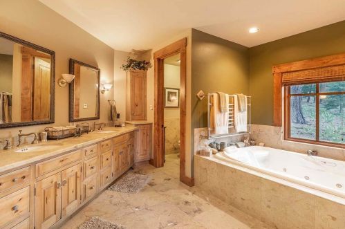 10221 Dick Barter, Truckee CA  96161-5172 exterior