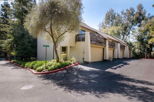 1749 Toucan Ct, Hayward, CA 94541-4334
