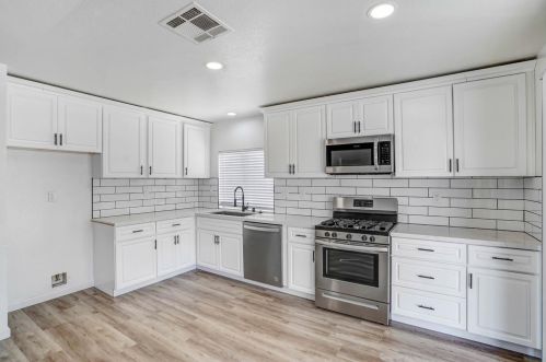 11524 Spring St, El Mirage, CA 92301-4059