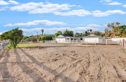 3096 Reservoir Dr, Simi Valley CA  93065-1001 exterior