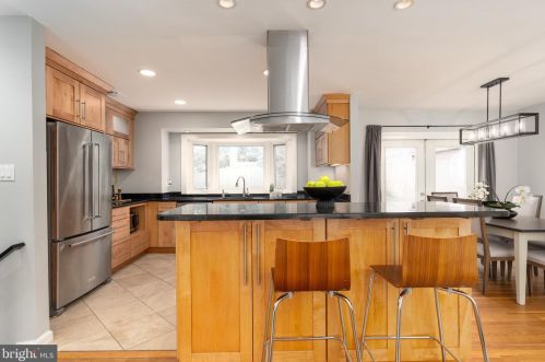 9712 Nassau Ln, Silver Spring MD  20901-2526 exterior