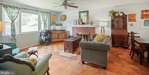 5961 Joffa Pl, Springfield, VA 22150-3924