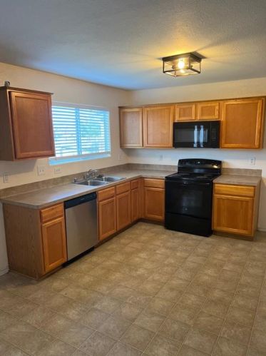 2315 Shady Birch Dr, Conroe TX  77301-3347 exterior
