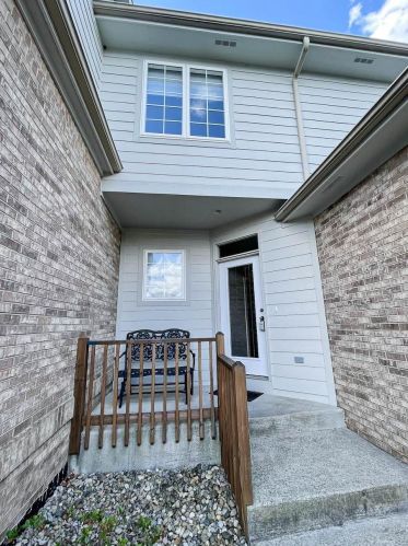 8123 Tuckaway Ct, Crown Point, IN 46307-9391