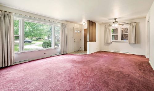 241 Coe Rd, Willowbrook IL  60514-1005 exterior