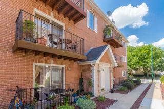4441 Central Ave, Chicago, IL 60630-3367