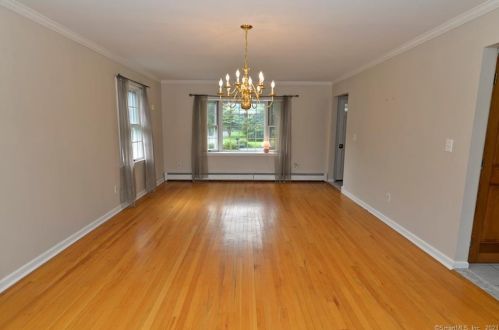 81 Marshall St, Milford, CT 06461-1822