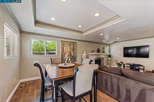 3144 Santa Paula Dr, Concord CA  94518-2821 exterior