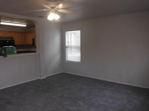 106 Auction Oak, Uhland TX  78640-5965 exterior