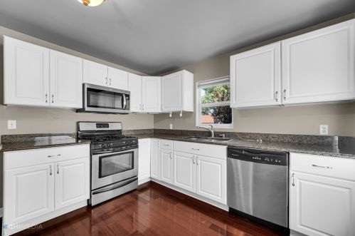 136 Grove St, Braidwood, IL 60408-2015