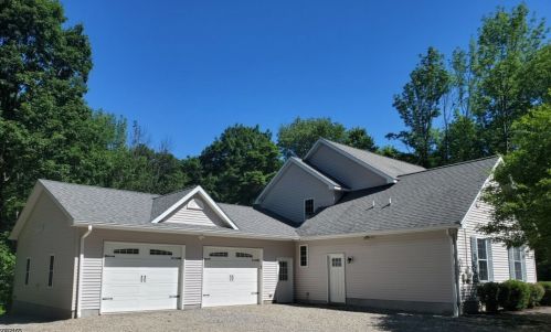 89 Walnut Valley Rd, Columbia, NJ 07832-2797