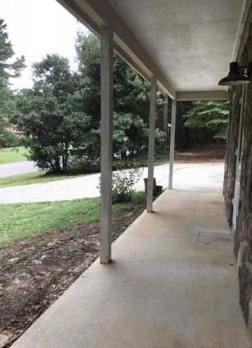 2968 Briscoe Rd, Loganville, GA 30052-2121