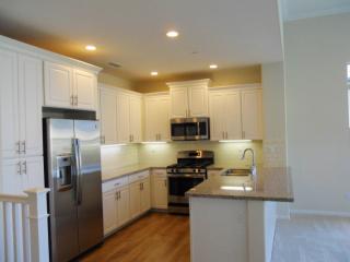 64 Rose Arch, Irvine CA  92620-2302 exterior