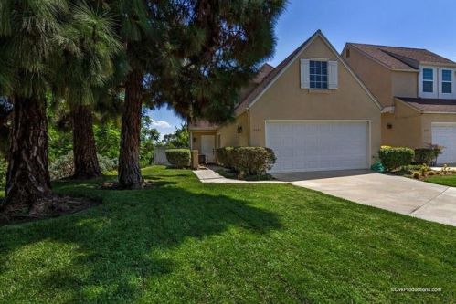 2697 Coventry Rd, Carlsbad, CA 92010-2853