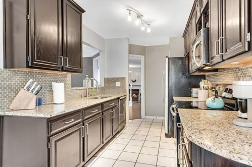 4072 Beaver Oaks Dr, Duluth GA  30096-5673 exterior