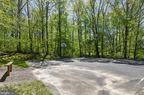 13015 Montpelier Ct, Woodbridge VA  22192-3356 exterior