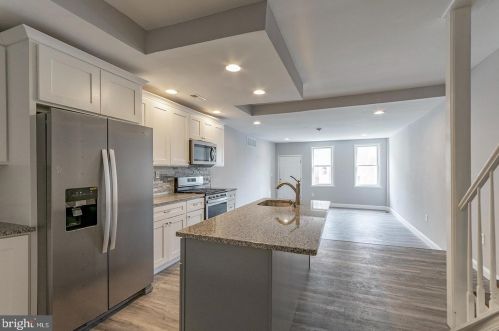 228 Hermitage St, Philadelphia PA  19127-1014 exterior