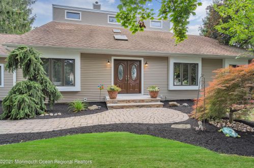 12 Trimbleford Ln, Middletown, NJ 07748-2533