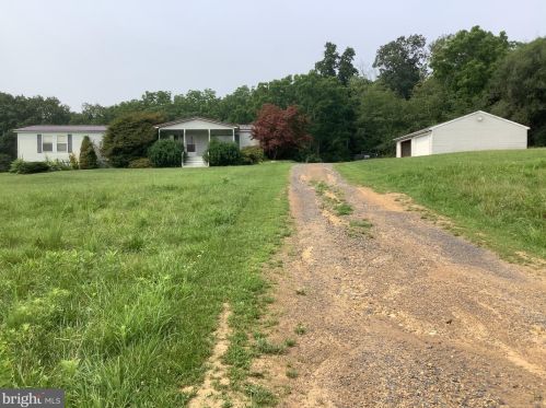 245 Gladiator Way, Hedgesville WV 25427-6578 exterior