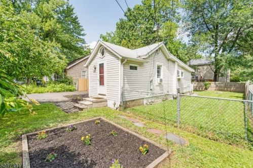 18 Fairfield Ave, Warren, NJ 07059-5706