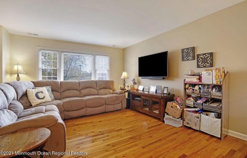 46 Walnut Ave, Tinton Falls NJ 07701-6146 exterior