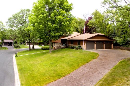 3709 Hills Ln, Saint Paul, MN 55123-2256