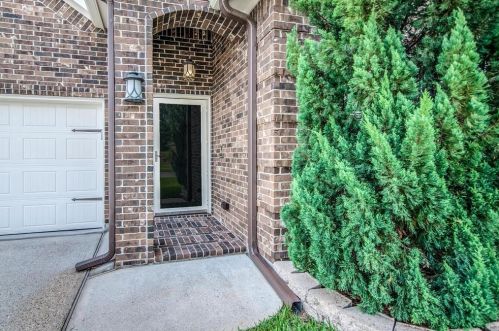 2031 Brodie Ln, Conroe TX  77301-7246 exterior