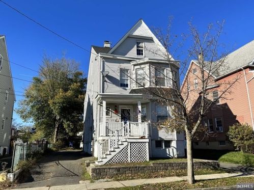 321 11th St, Paterson, NJ 07508-2101