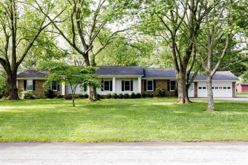 102 Tara Blvd, Tullahoma, TN 37388-4936