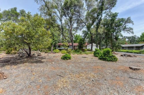 5760 Stanley Dr, Auburn, CA 95602-9631
